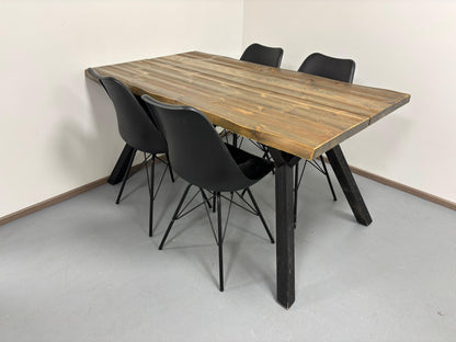 Veke Ruokapöytä ja 4 Tuolia