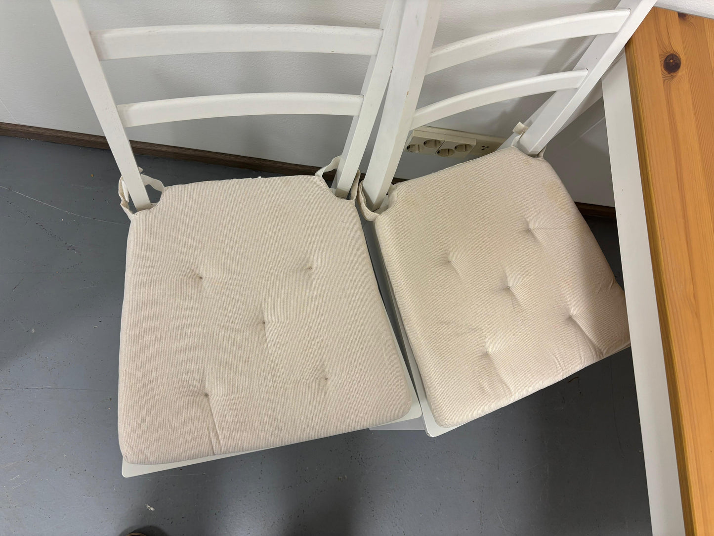 Ikea Lerhamn Ruokapöytä ja 4 Tuolia