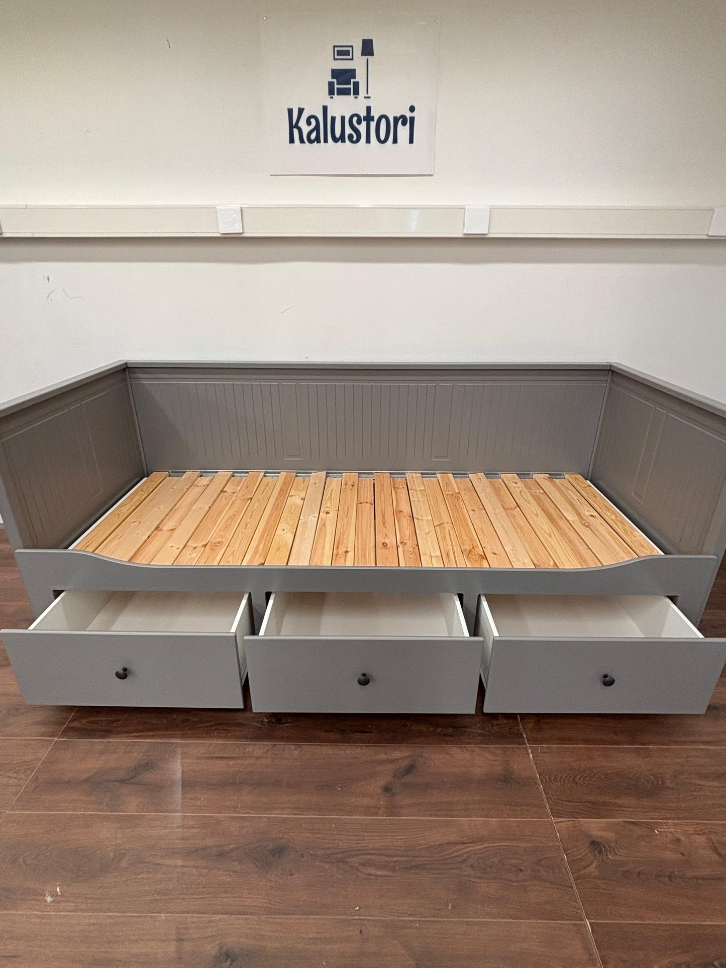 A Kalustori