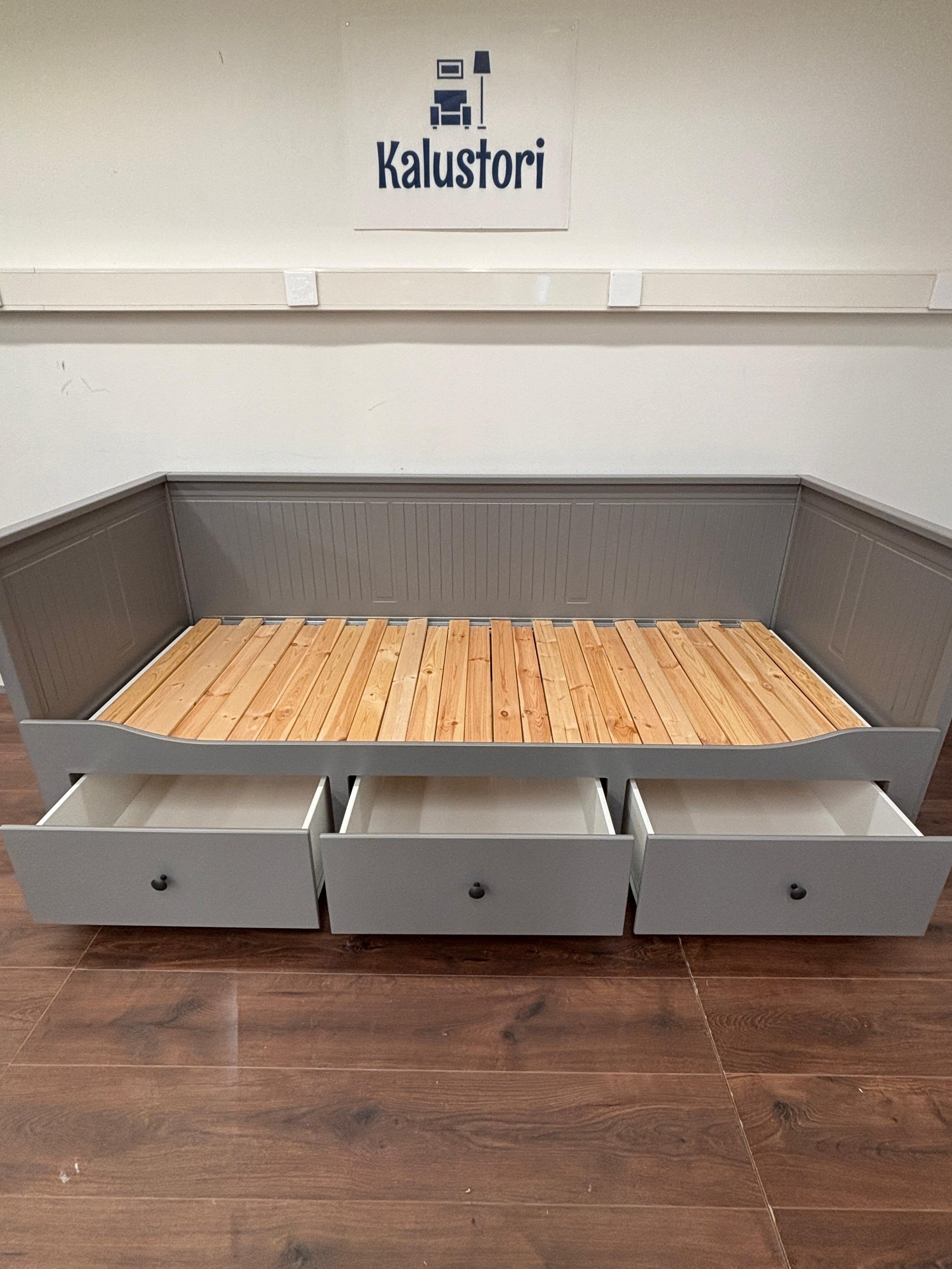 A Kalustori