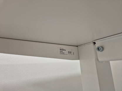 Ikea Skarsta säädettävä työpöytä