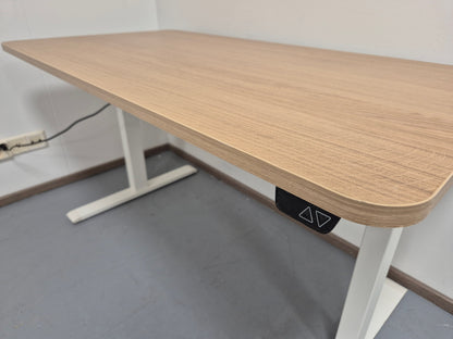 Ikea Bekant Sähköpöytä