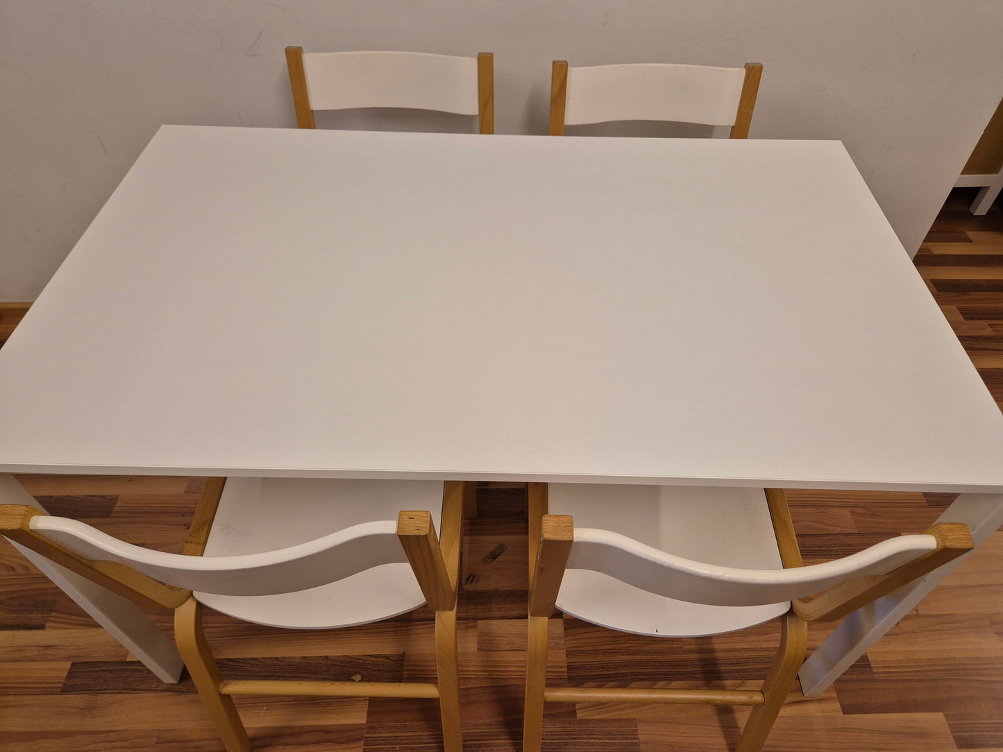 Ikea Melltorp Ruokapöytä ja 4 Tuolia
