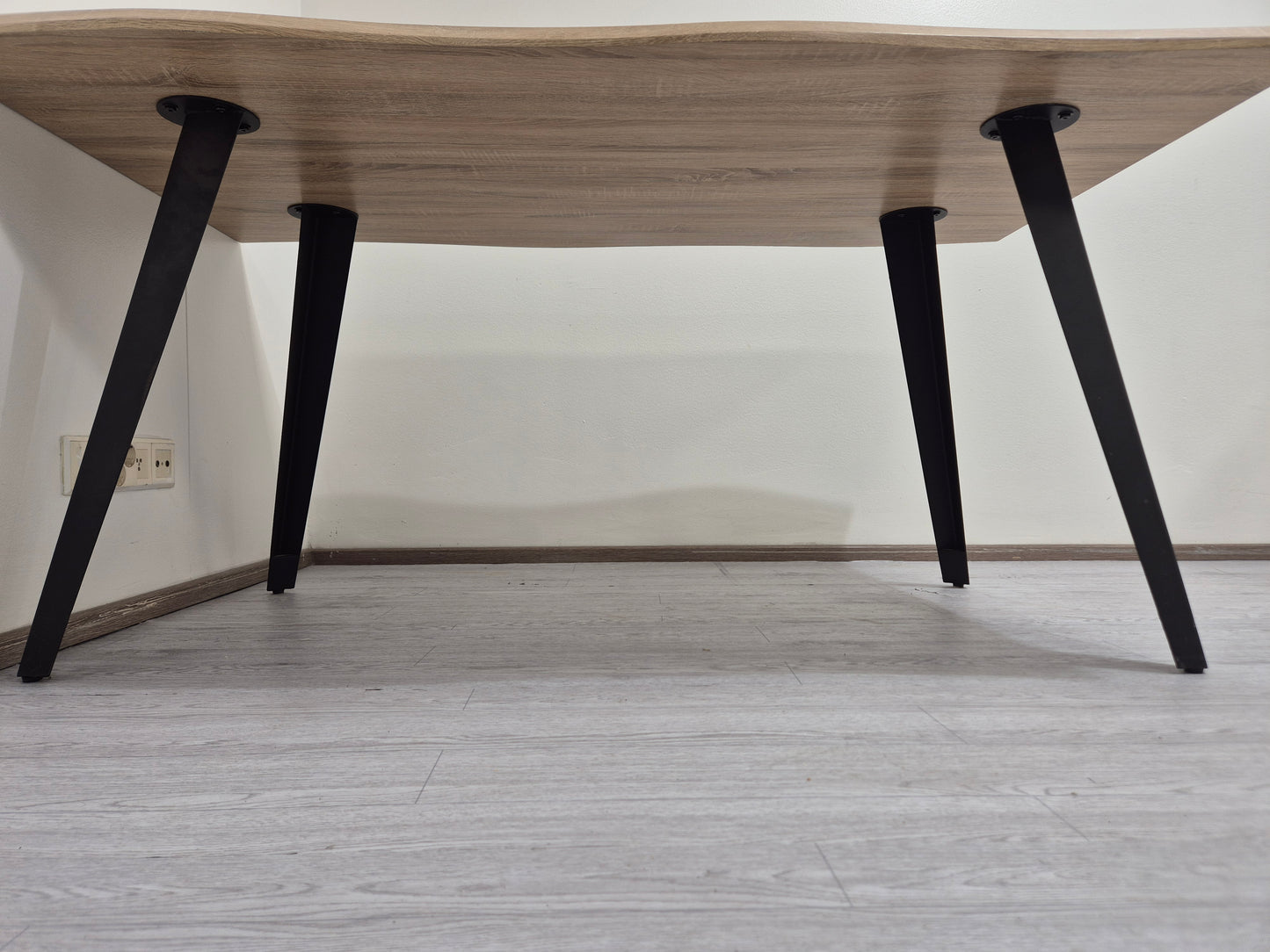 Ruokapöytä Kalustori