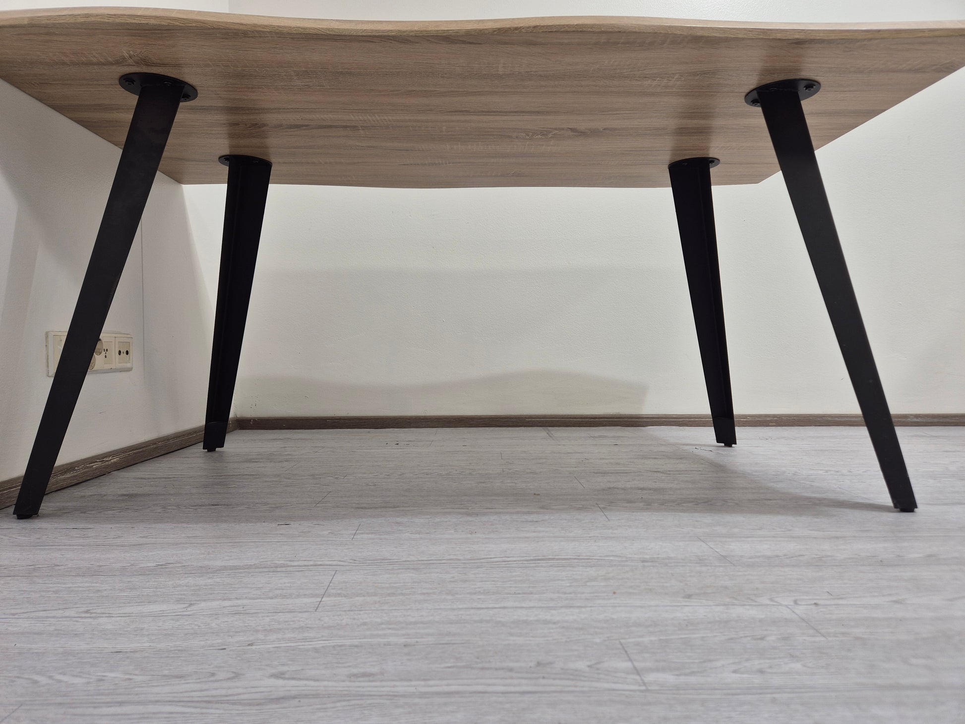 Ruokapöytä Kalustori