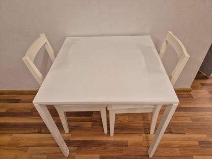 Ikea Melltrop Ruokapöytä ja 2 Tuolia