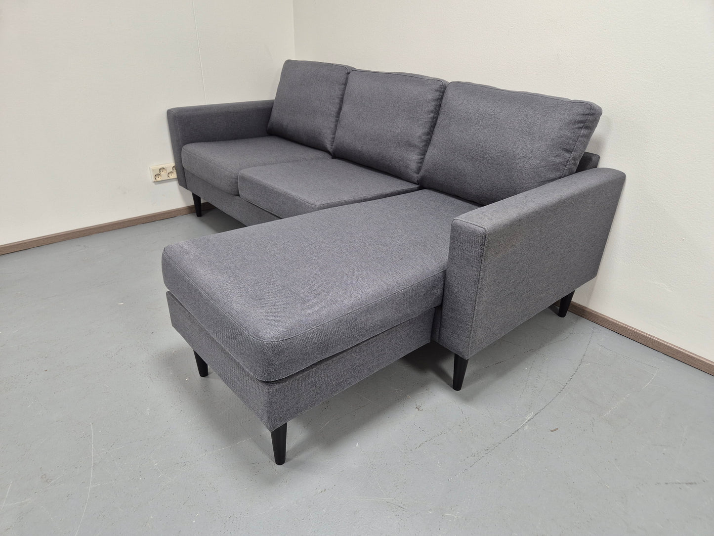 3 Istuttava Divaanisohva