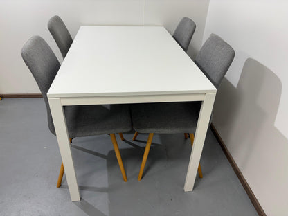 Ikea Melltorp Ruokapöytä ja 4 Tuolia