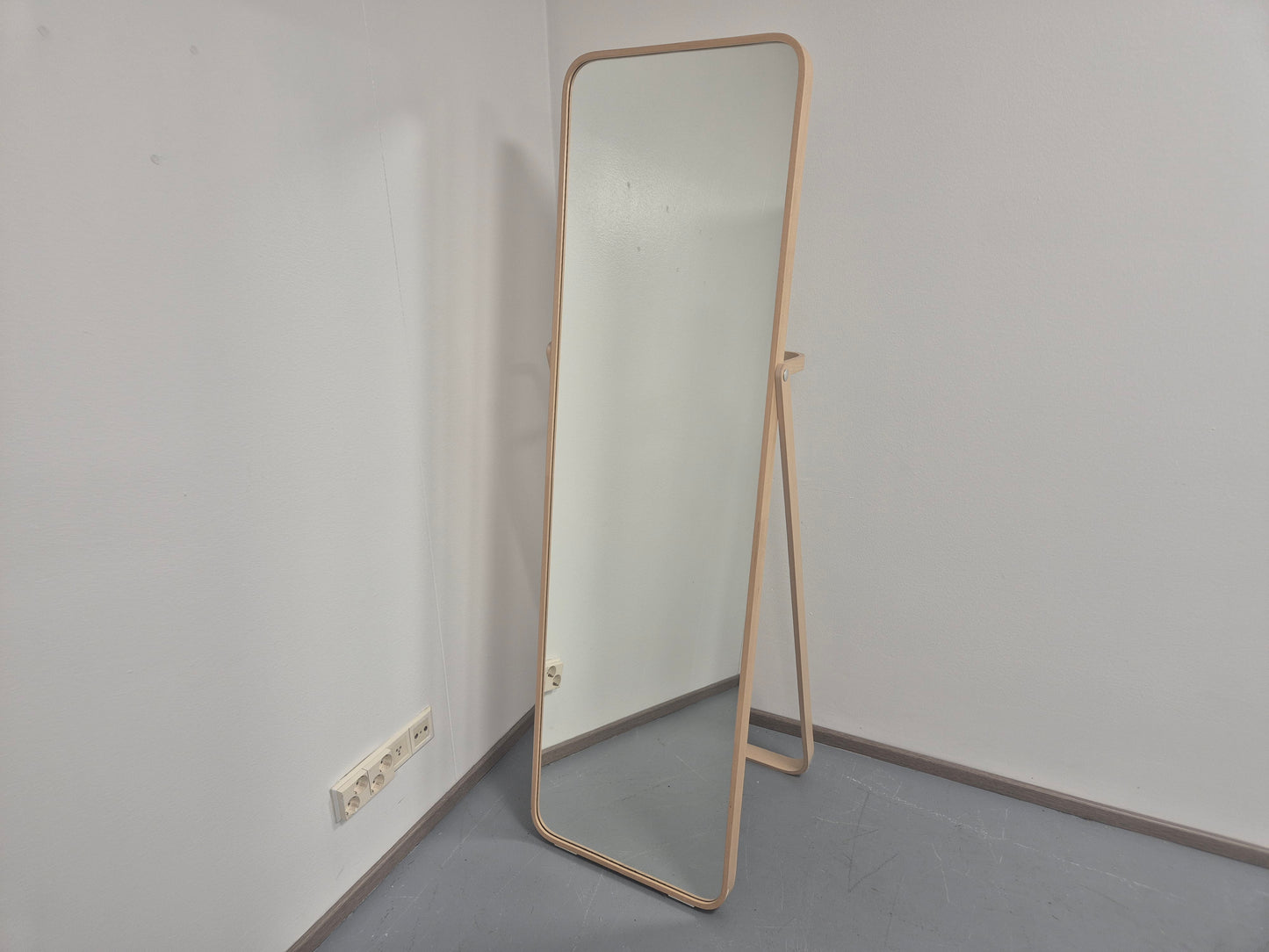 Ikea IKORNNES Lattiapeili