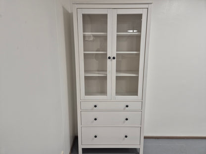 Ikea Hemnes Vitriinikaappi