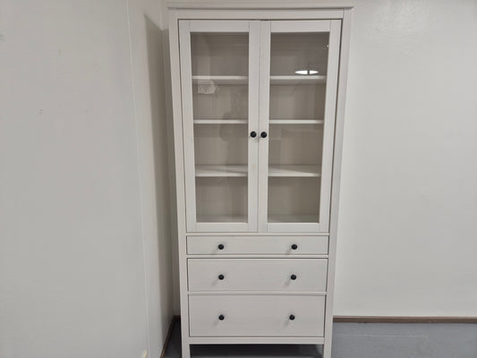 Ikea Hemnes Vitriinikaappi