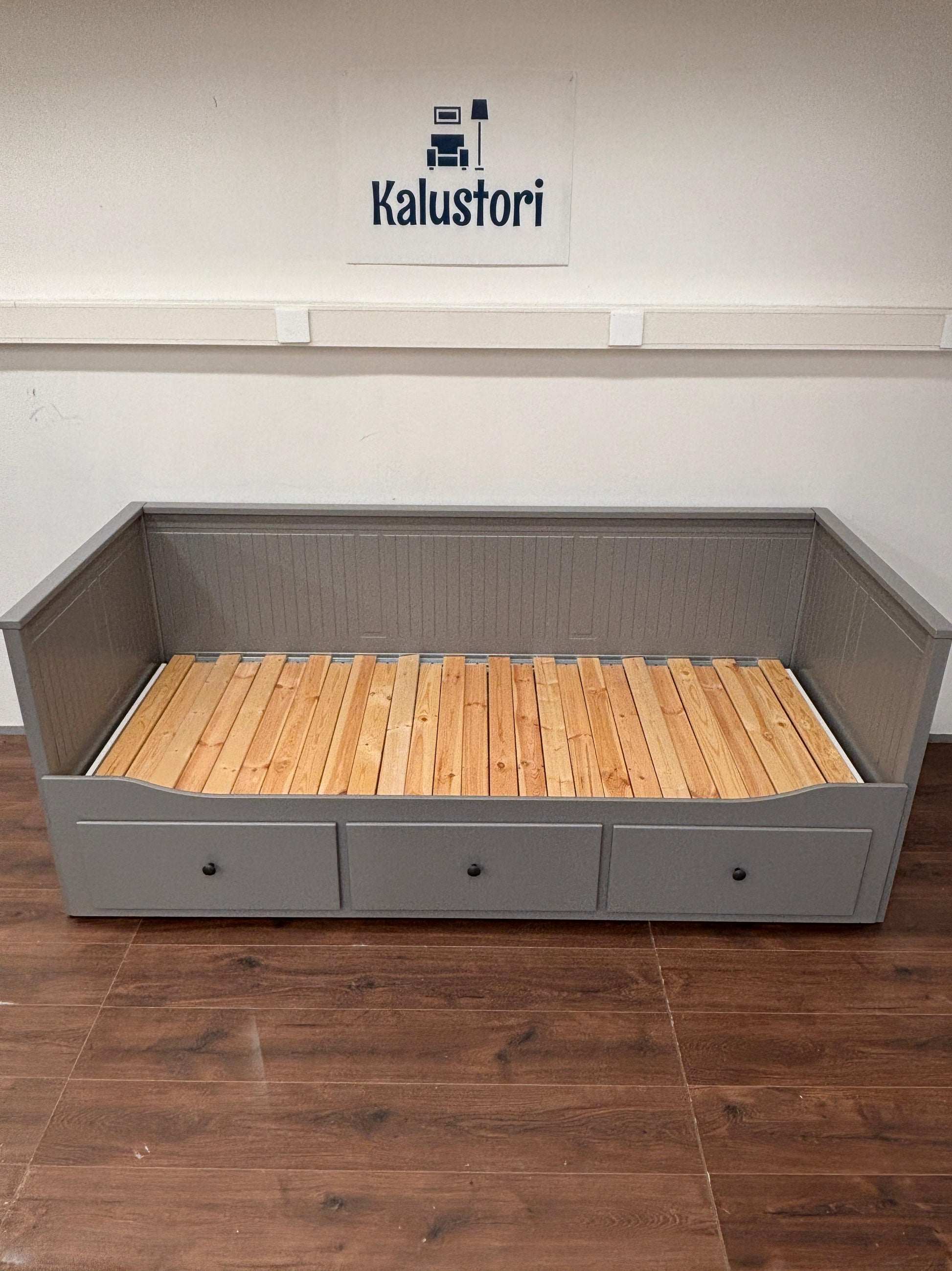 A Kalustori