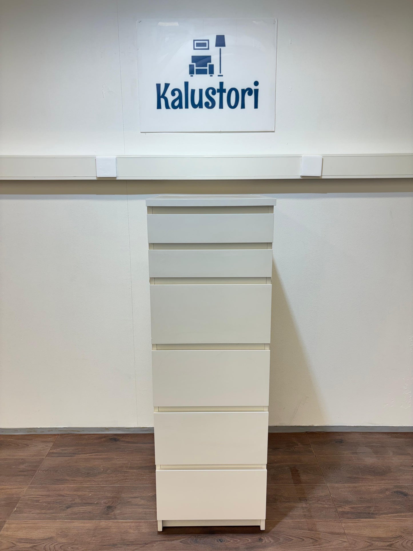IKEA MALM Lipasto Peilillä Kalustori