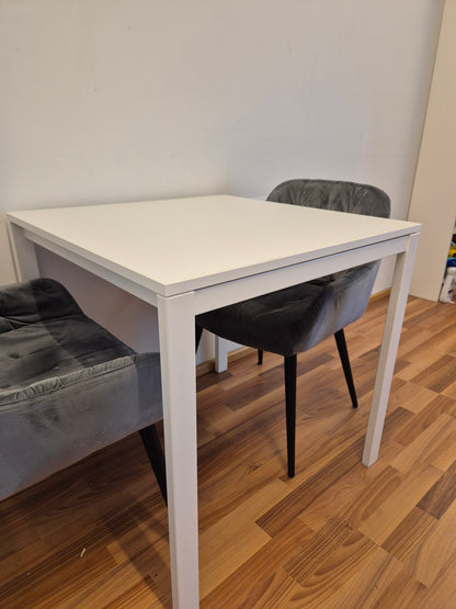 Ikea Melltorp Ruokapöytä ja 2 Tuolia