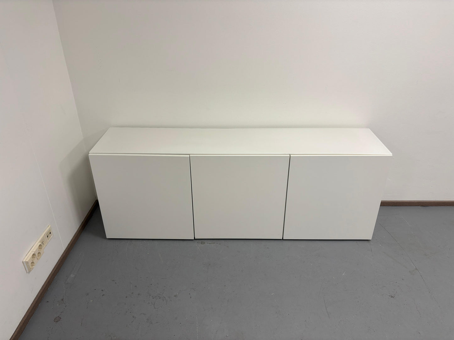 Ikea BESTÅ Seinäkaappi