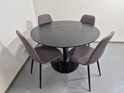 Ruokapöytä ja 4 Tuolia