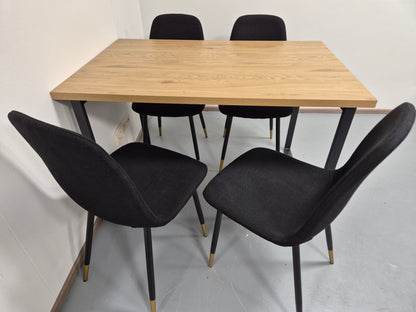 Jysk AABENRAA Ruokapöytä ja 4 Tuolia