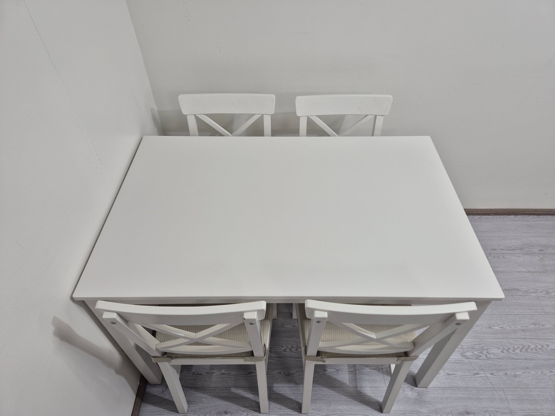 Jysk Ruokapöytä ja 4 Tuolia Kalustori