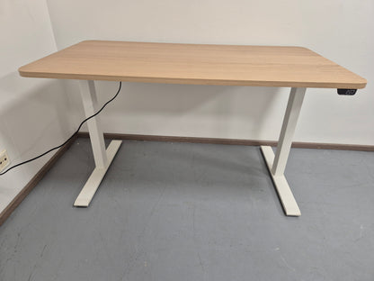 Ikea Bekant Sähköpöytä