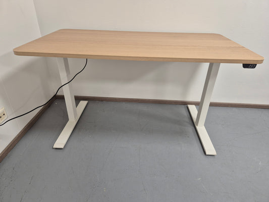 Ikea Bekant Sähköpöytä