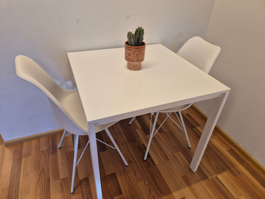 Ikea Melltorp Ruokapöytä ja 2 Tuolia