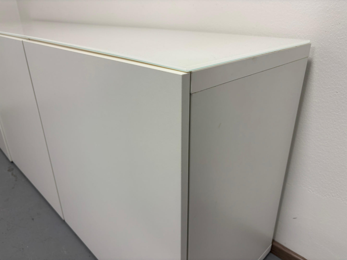 Ikea BESTÅ Seinäkaappi