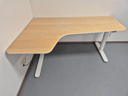 Ikea Bekant Sähköpöytä