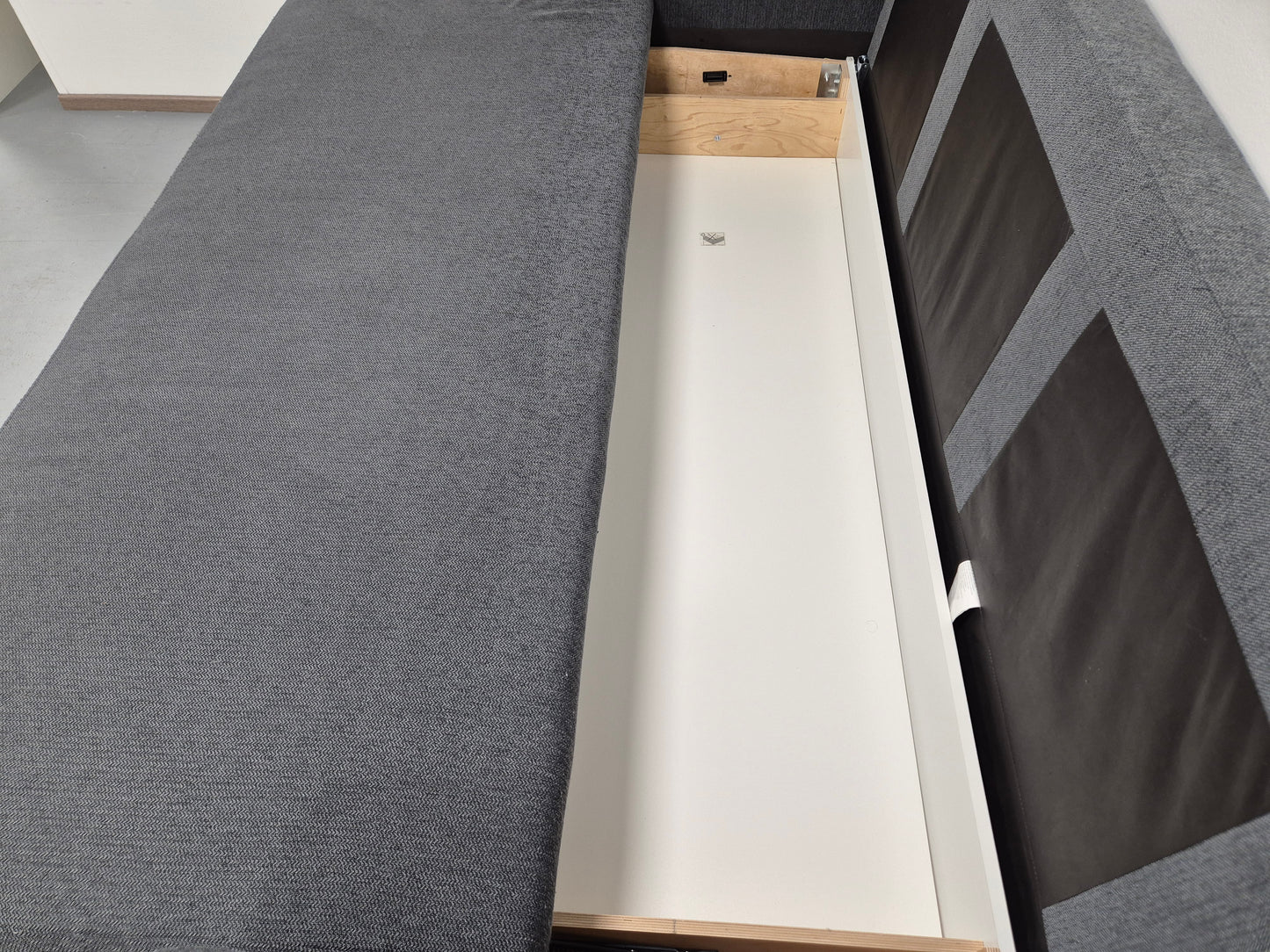 Ikea FRIHETEN 3:n istuttava vuodesohva