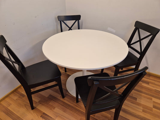 Ikea Docksta Pyöreä Ruokapöytä ja 4 Tuolia