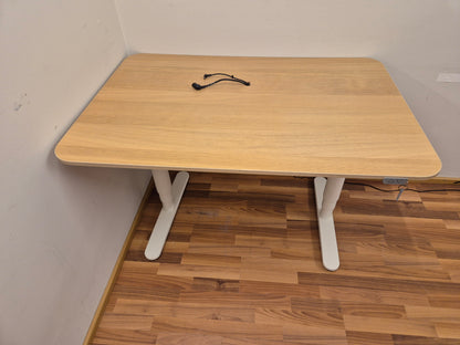 Ikea Bekant Sähköpöytä