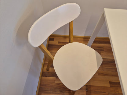 Ikea Melltrop  Ruokapöytä  ja 2 Tuolia