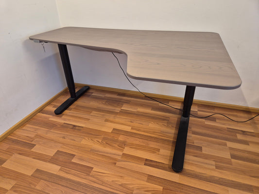 Ikea Bekant Sähköpöytä