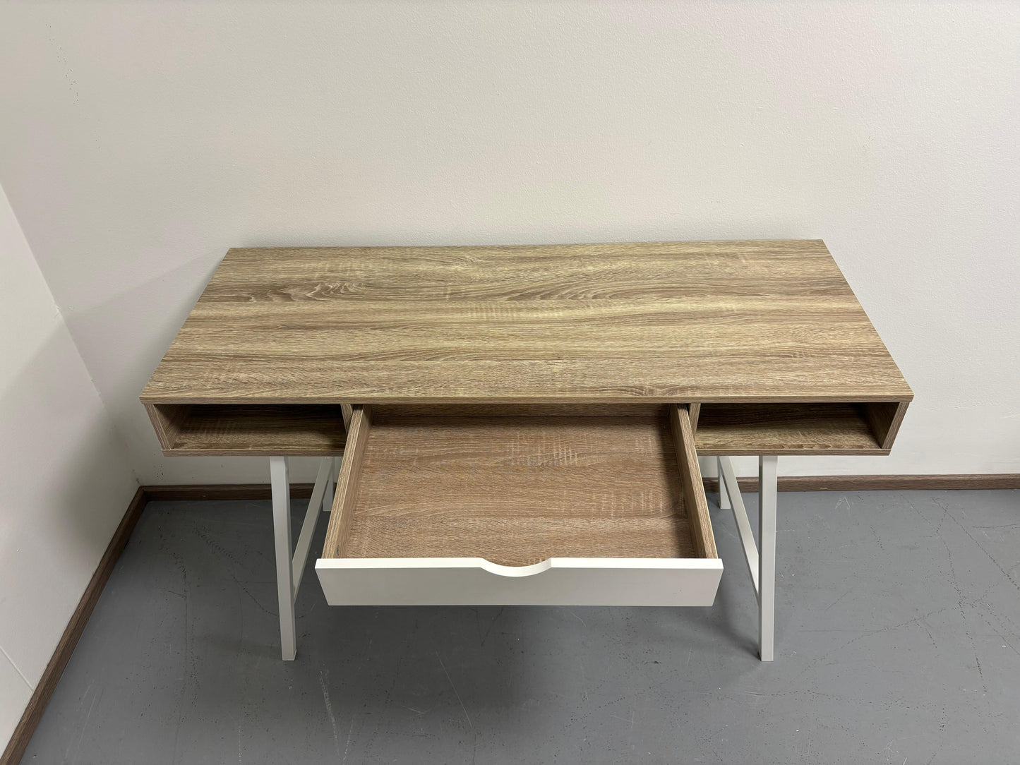 Jysk Abbetved työpöytä