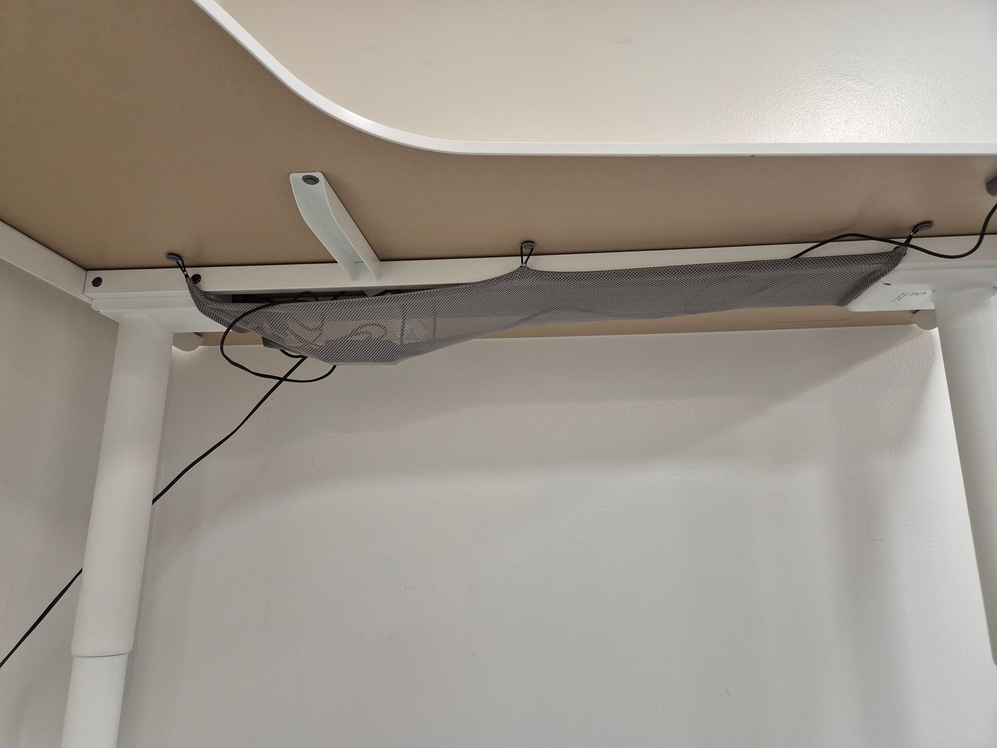 Ikea Bekant Sähköpöytä