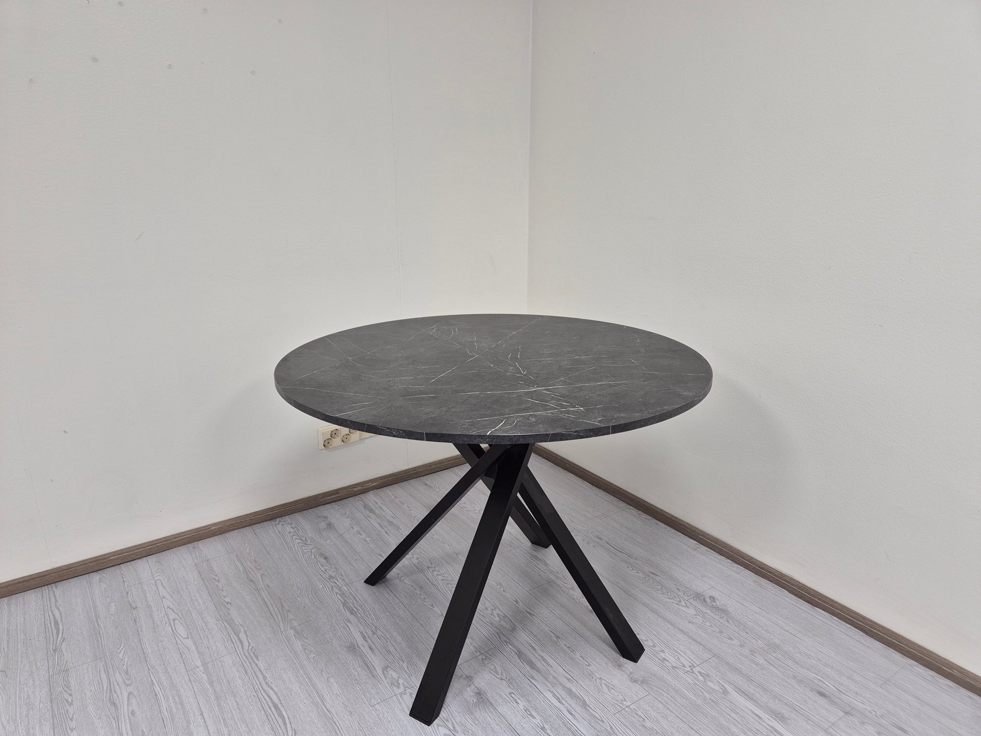 Ikea MARIEDAMM Pöytä Kalustori