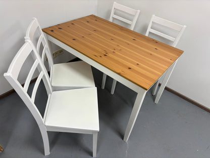 Ikea Lerhamn Ruokapöytä ja 4 Tuolia