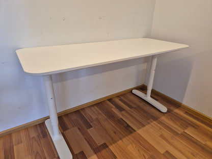 Ikea Bekant Työpöytä
