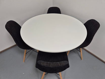 Ikea Docksta Ruokapöytä ja 4 Tuolia