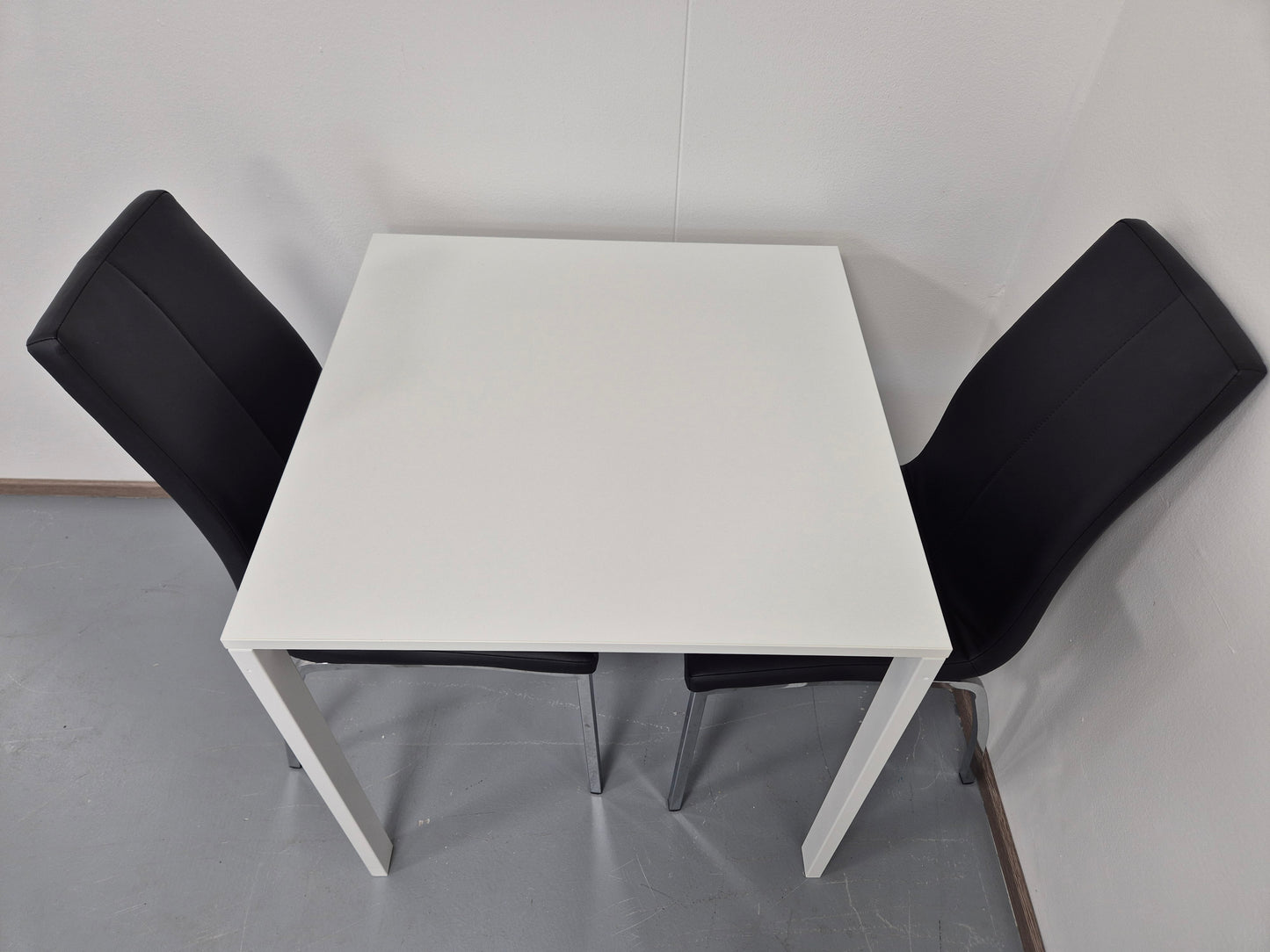 Ikea Melltorp Ruokapöytä ja 2 Tuolia