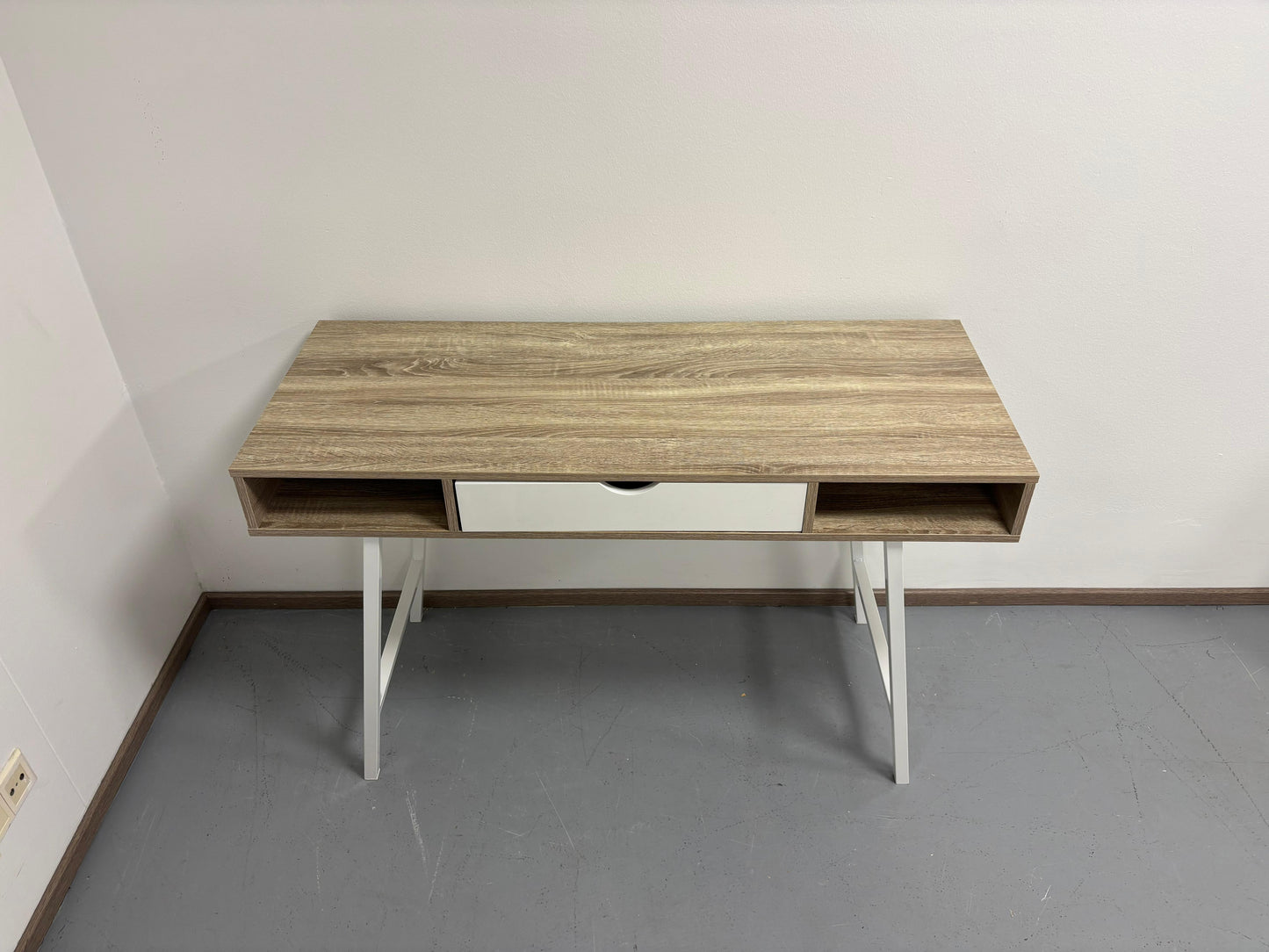 Jysk Abbetved työpöytä