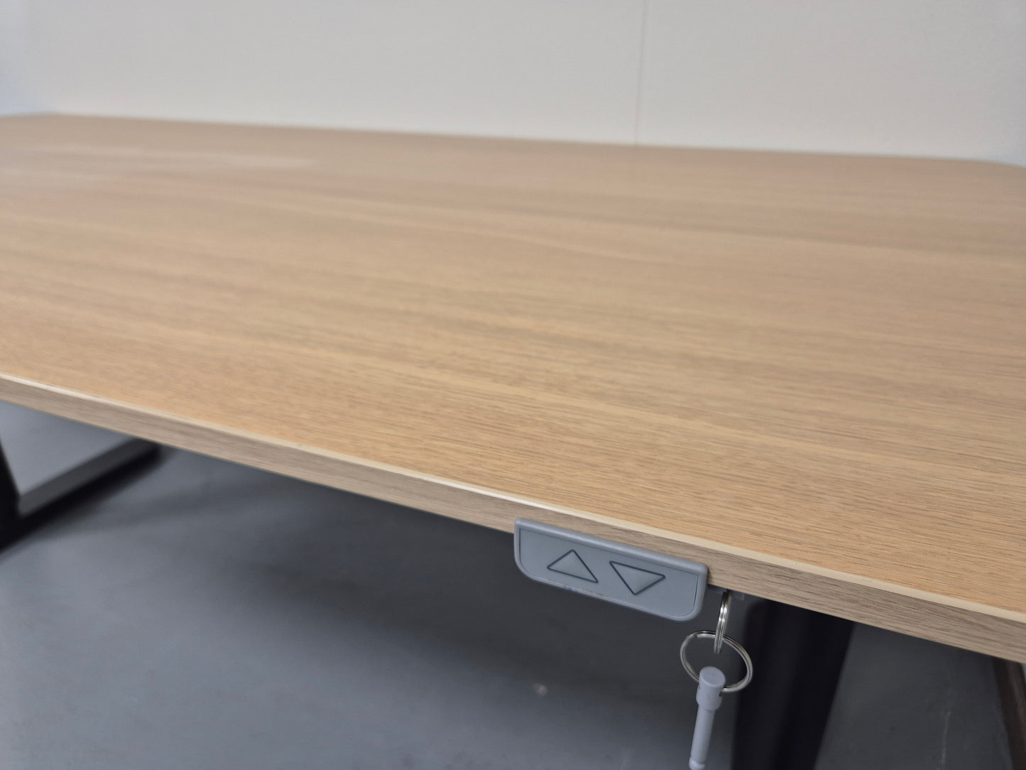 Ikea Bekant Sähköpöytä