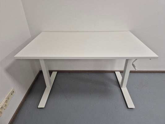 Ikea Skarsta säädettävä työpöytä