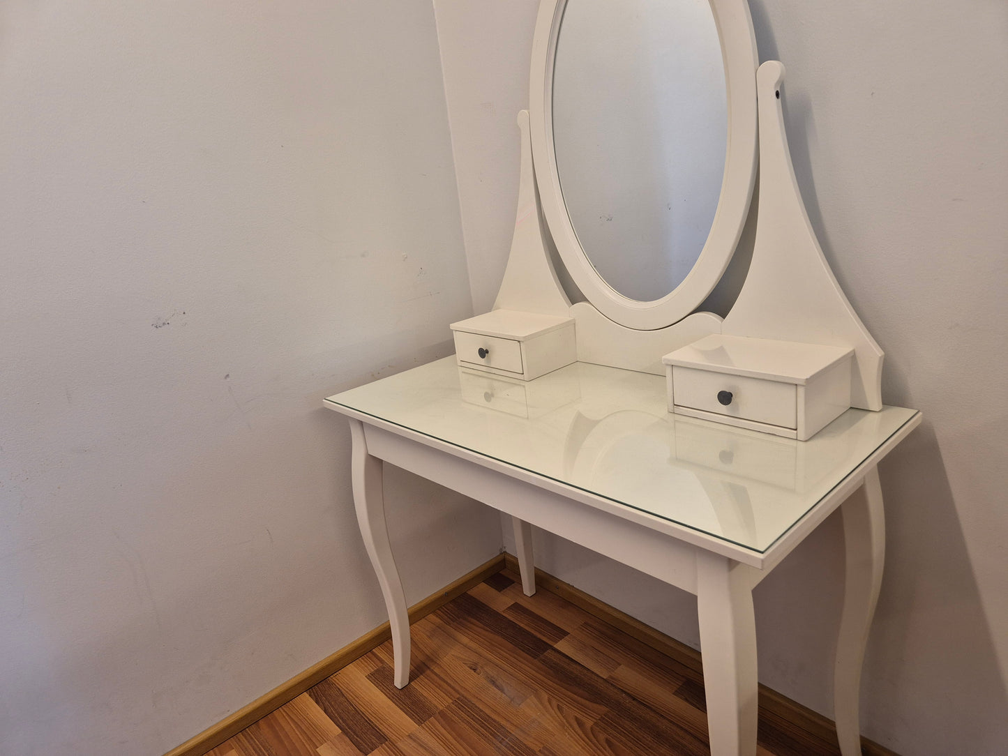Ikea Hemnes Meikkippöytä / Kampauspöytä