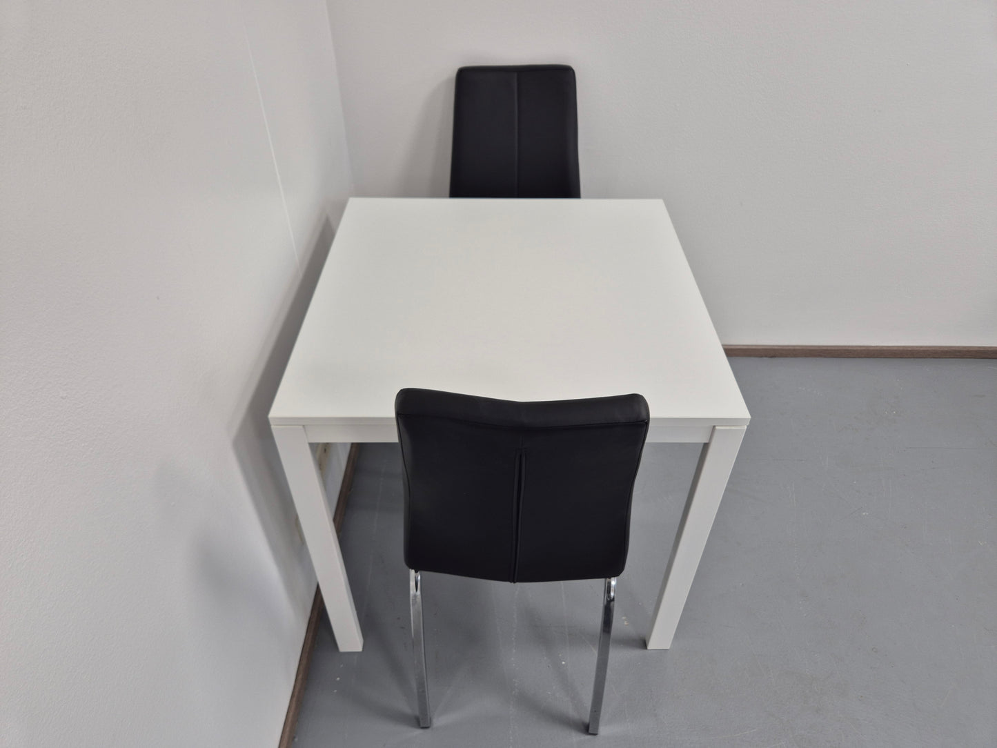 Ikea Melltorp Ruokapöytä ja 2 Tuolia