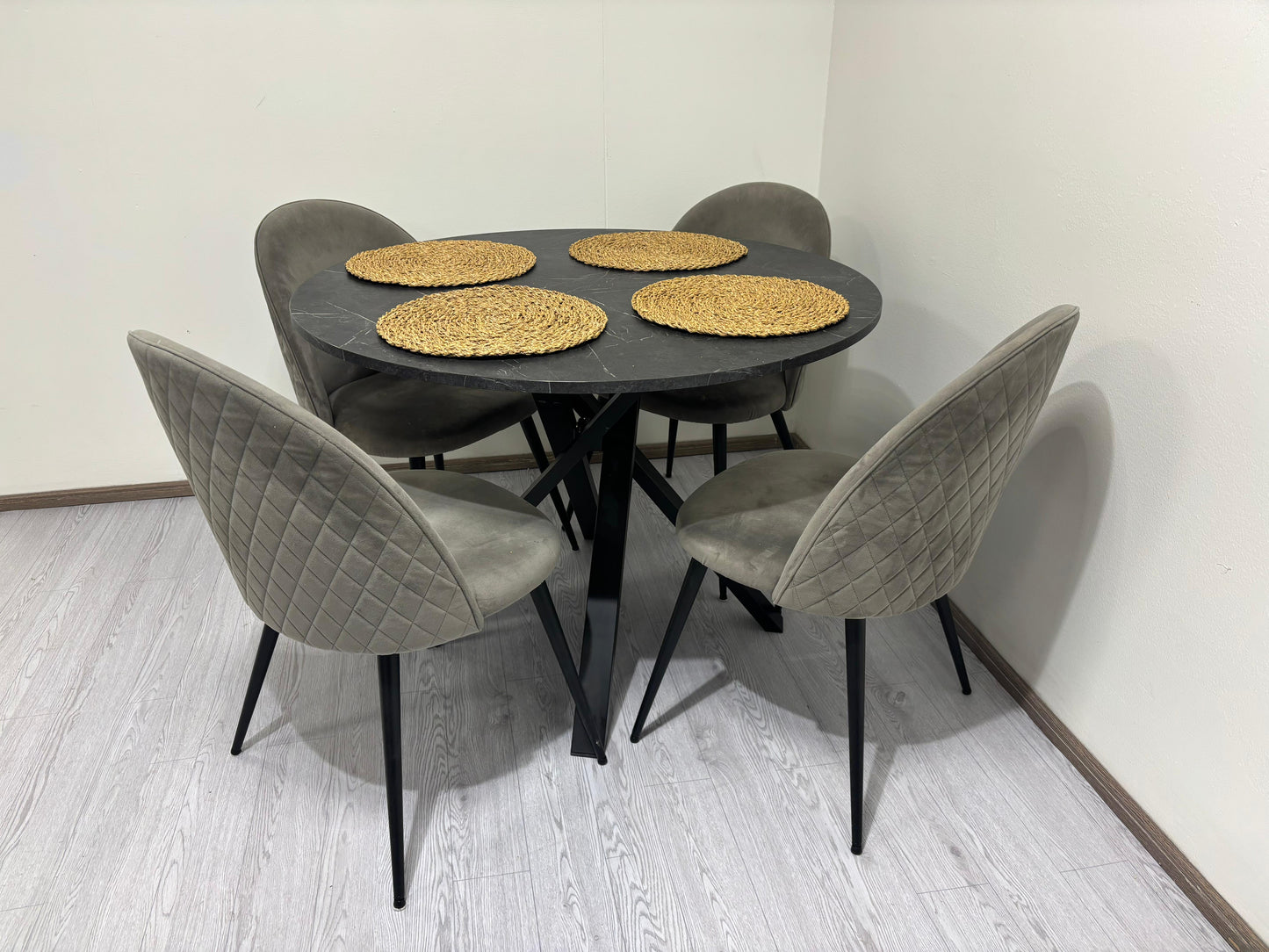 Ikea MARIEDAMM Rokapöytä ja 4 Ikea MARIEDAMMRuokapöydän Tuolia Kalustori