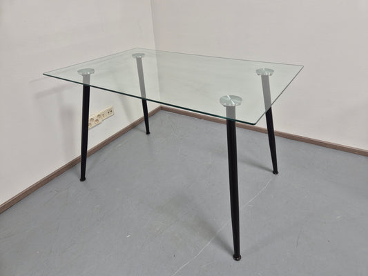 Lasinen Ruokapöytä