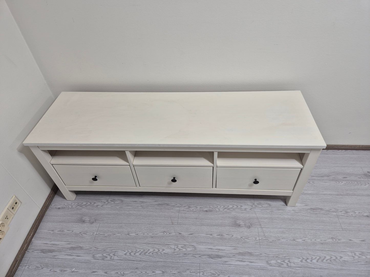 Ikea HEMNES Tv-taso Kalustori