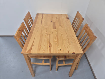 Ikea JokkMokk Ruokapöytä ja 4 Tuolia