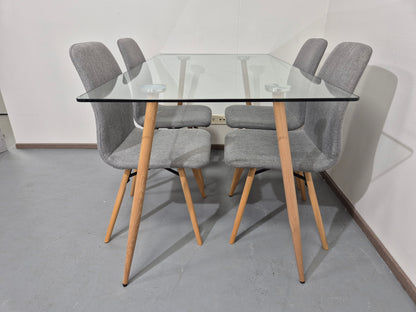 Ruokapöytä ja 4 Tuolia