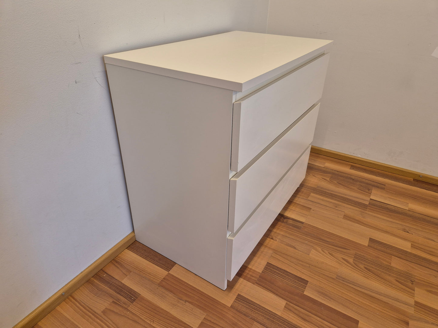 Ikea Malm Lipasto